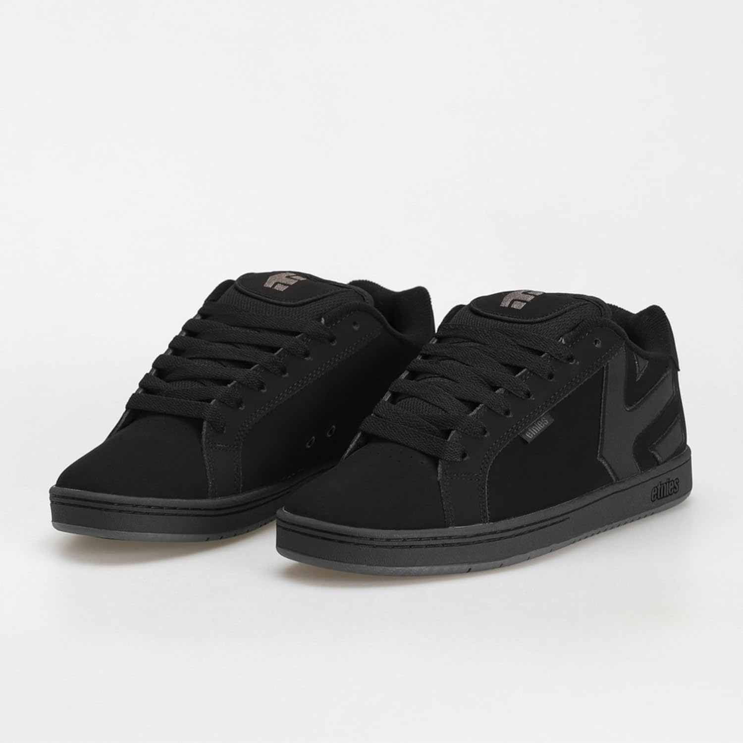 Кеды для скейтборда Etnies Callicut - классический дизайн, прочная конструкция, комфортная амортизация, универсальный стритвир для катания на скейте, BMX и повседневной носки, черный — фото 4