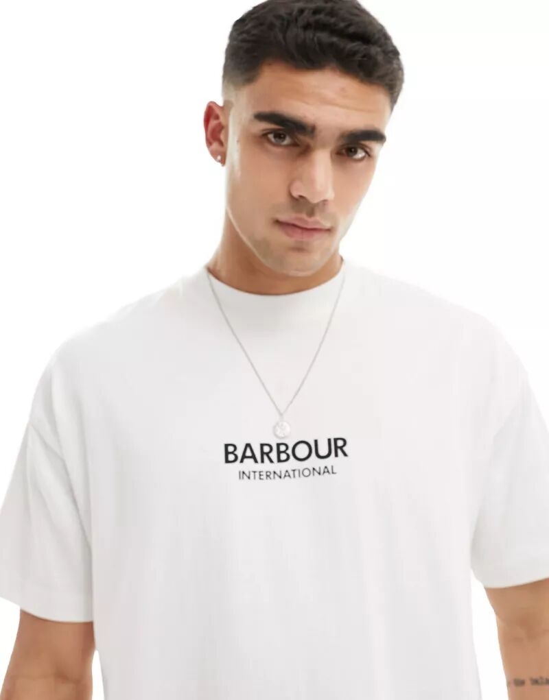 

Белая оверсайз-футболка Barbour International Formula эксклюзивно для asos