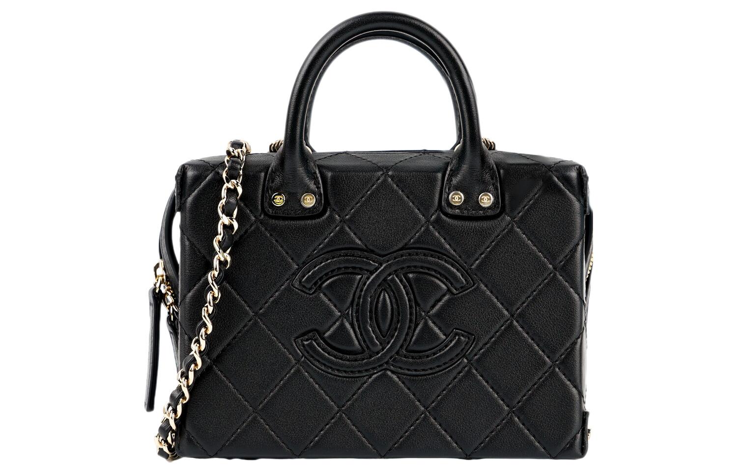 

Кожаная косметичка-портфель женская черная CHANEL