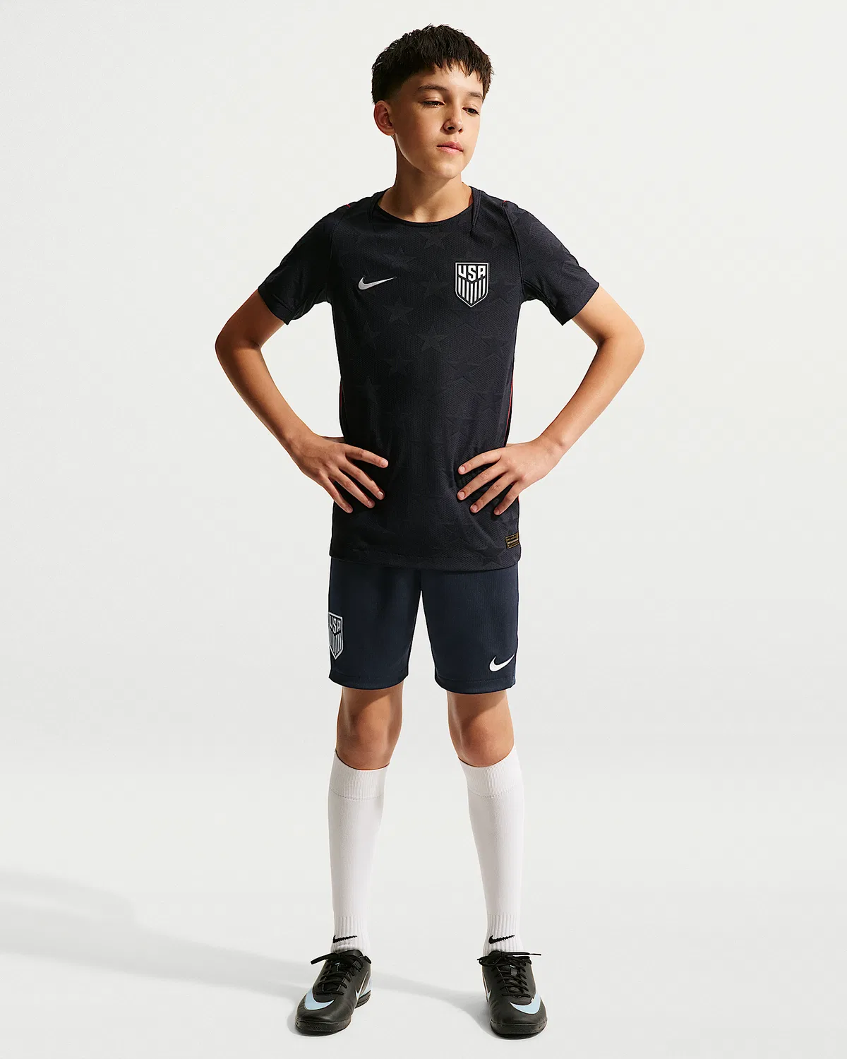 Большие детские шорты Nike Soccer Dri-FIT Replica USMNT 2026 Stadium Away, Dark Obsidian/University Red/Pure Platinum