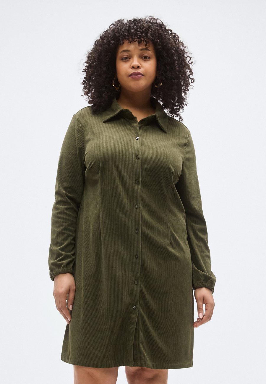 

Платье ONLY Carmakoma CARMAKINTA HOMA SHIRT KNEE DRESS, Kalamata/Khaki