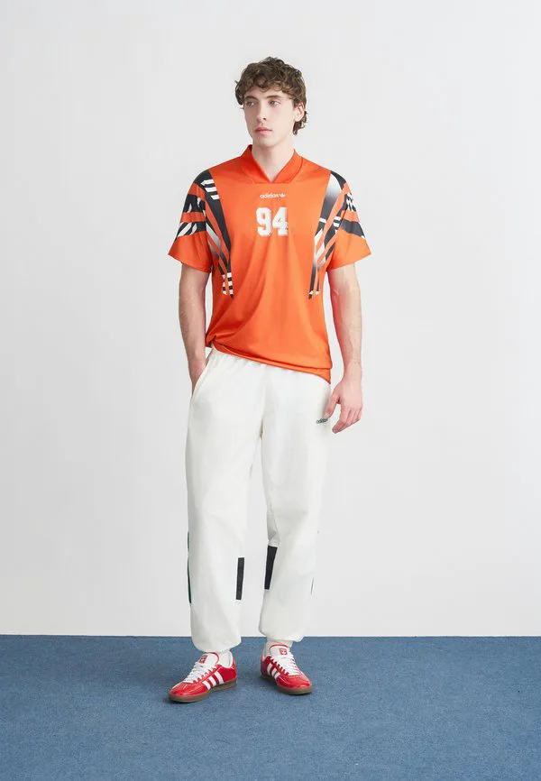 Футболка с принтом сантьяго Adidas Originals, Better Scarlet — фото 2