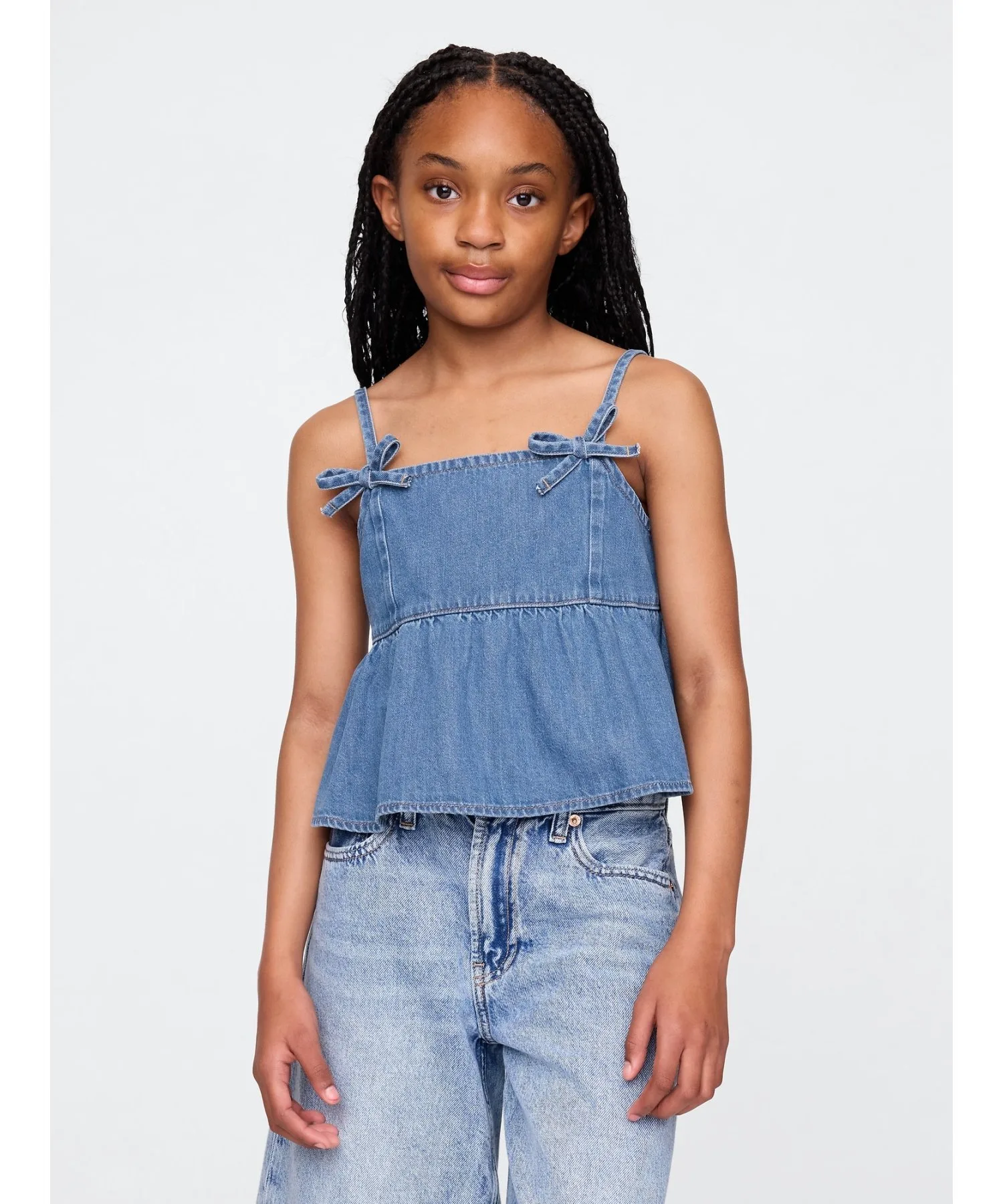 (K) Джинсовый топ с баской на бретельках (детский) GAP, MEDIUM_WASH