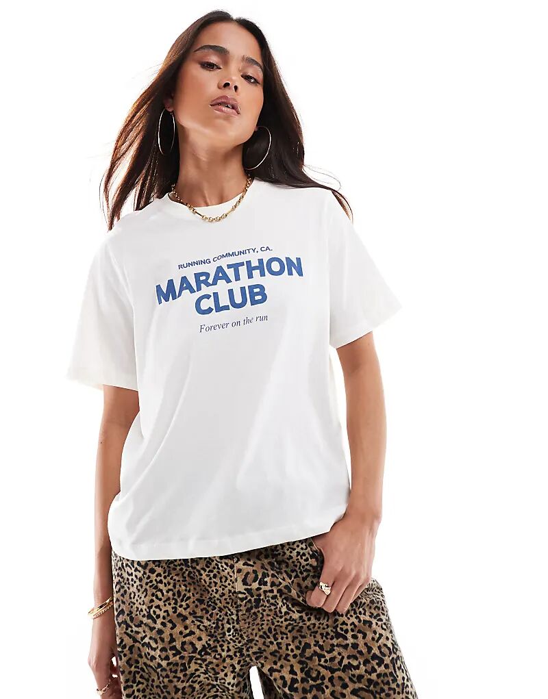 

Футболка с принтом Marathon Club белого цвета ONLY