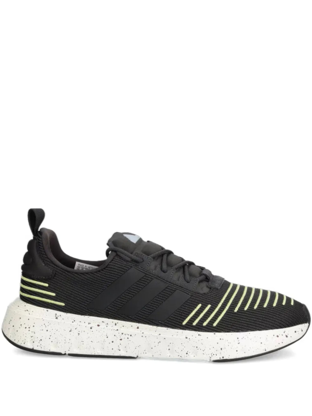 

Adidas кроссовки Swift Run, черный