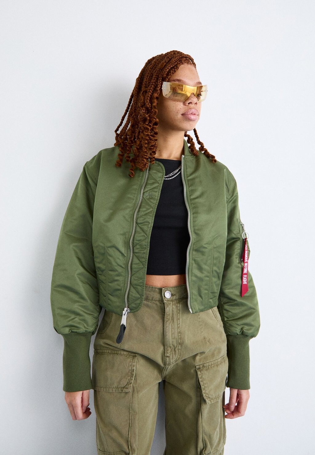 

Куртка-бомбер WAISTED Alpha Industries, зеленый