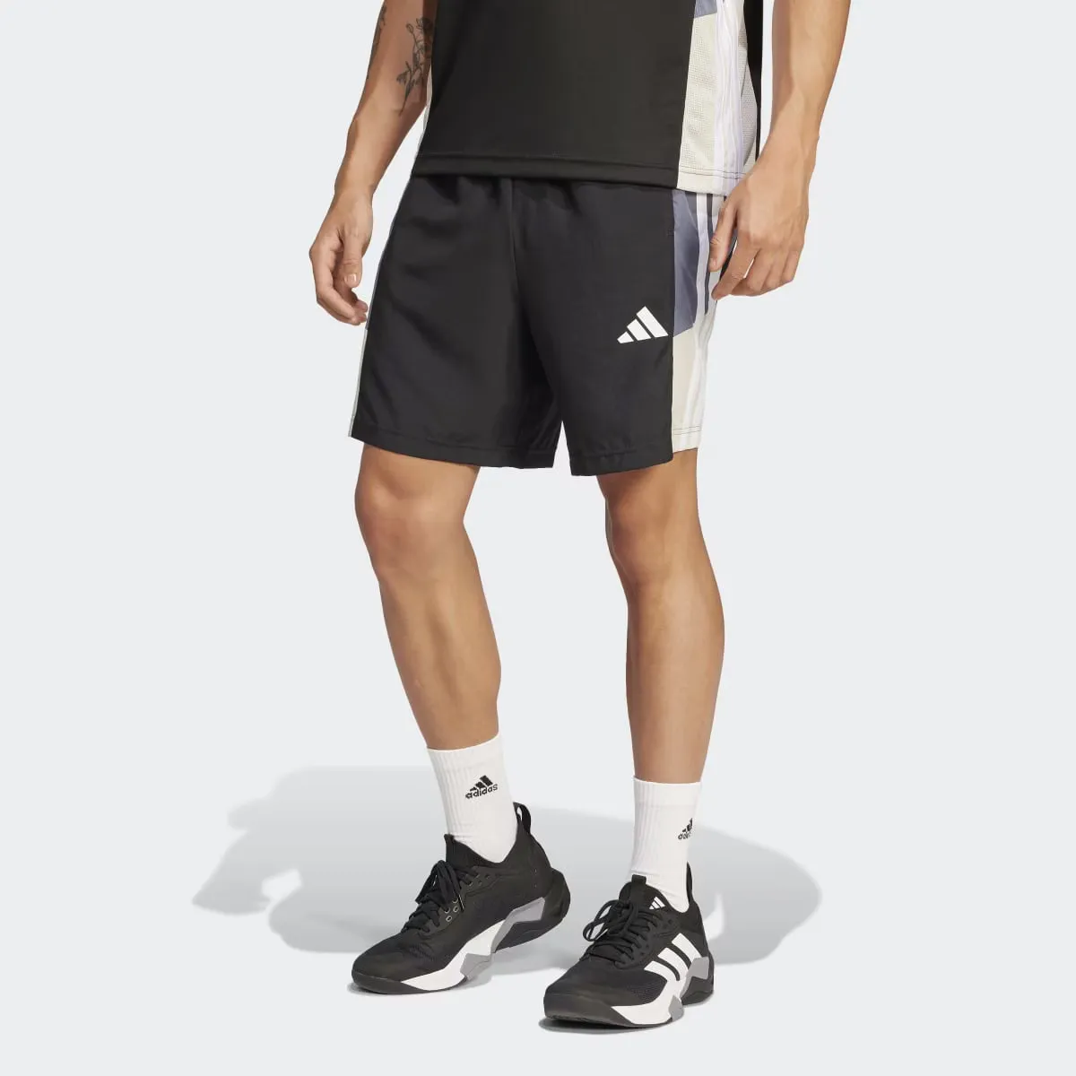 

Мужские шорты Adidas Train Essentials Seasonal Colorblock, черный