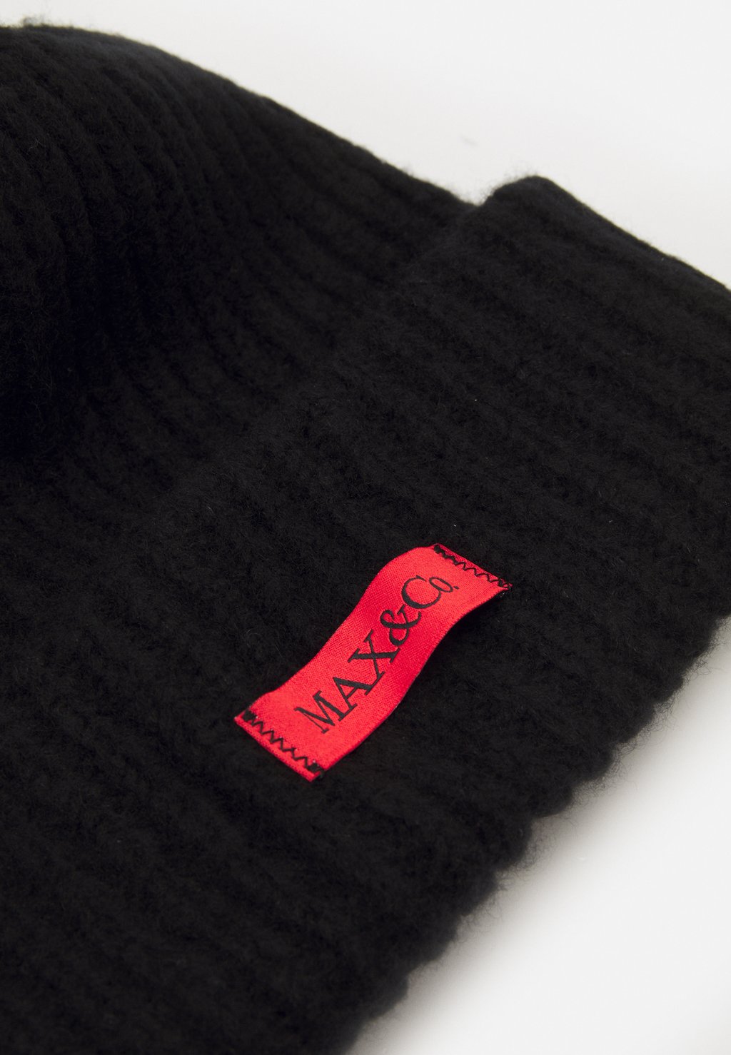 

Шапка BEANIE MAX&Co., черный