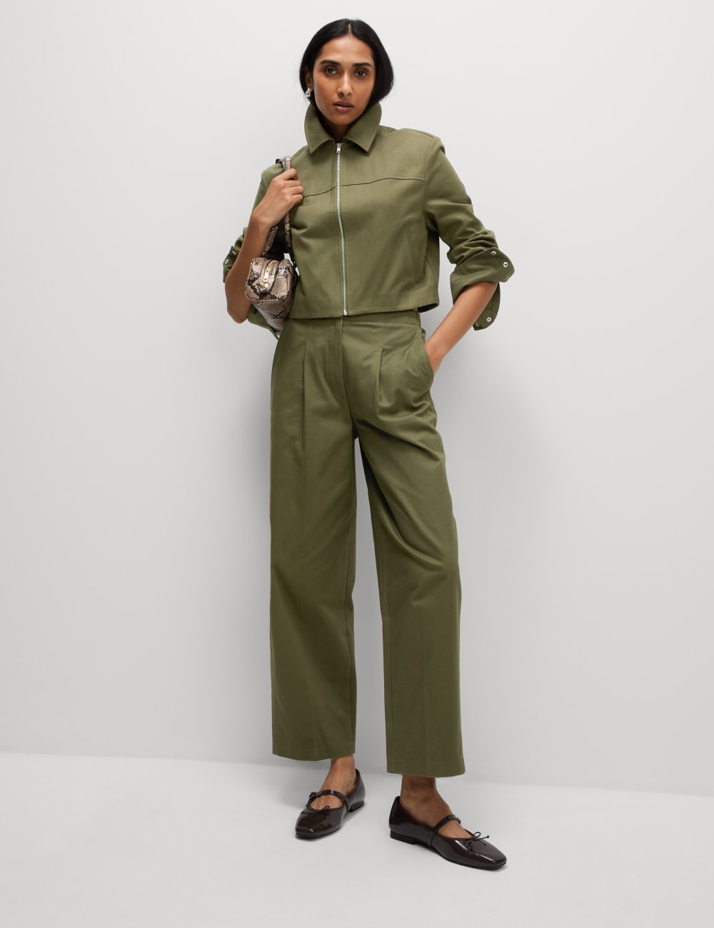 

Брюки-бочонки из чистого хлопкового твила Marks & Spencer, цвет Hunter green