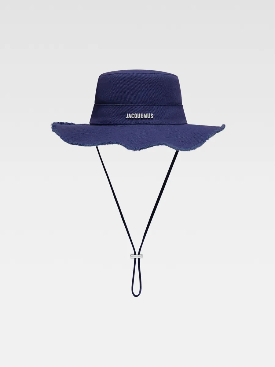 

Потертая экспедиционная шляпа Ле Боб Артишо Jacquemus, темно-синий