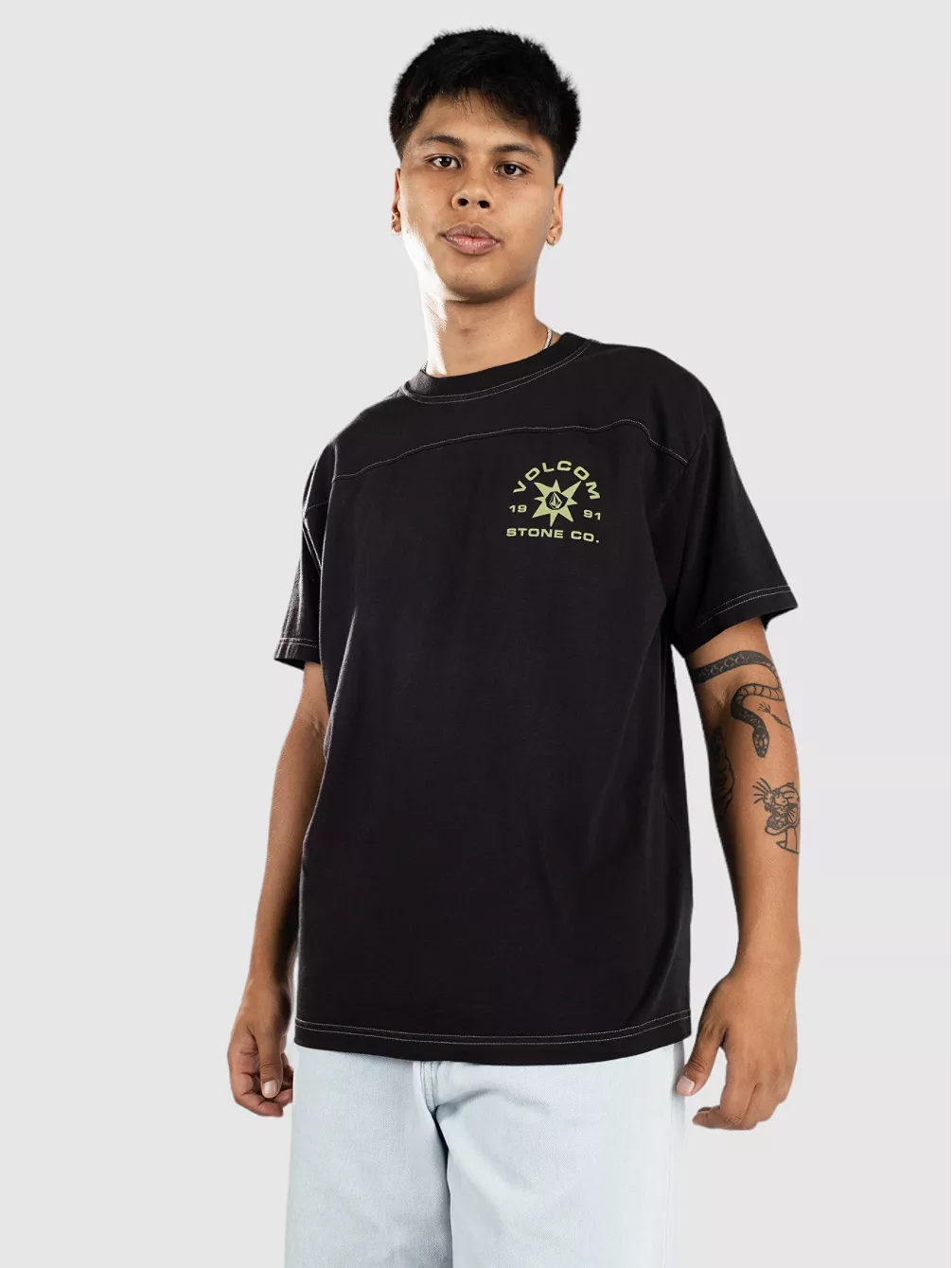 

Футболка TT B Iguchi Типи Volcom, черный