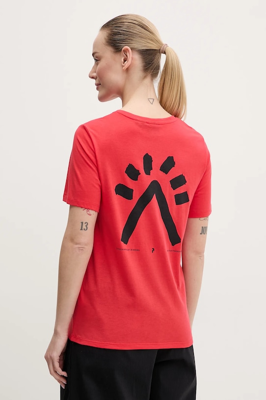 

Футболка Peak Performance, красный