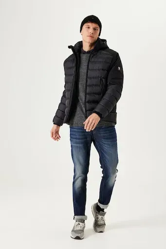 

Стеганая куртка Garcia с капюшоном, черный