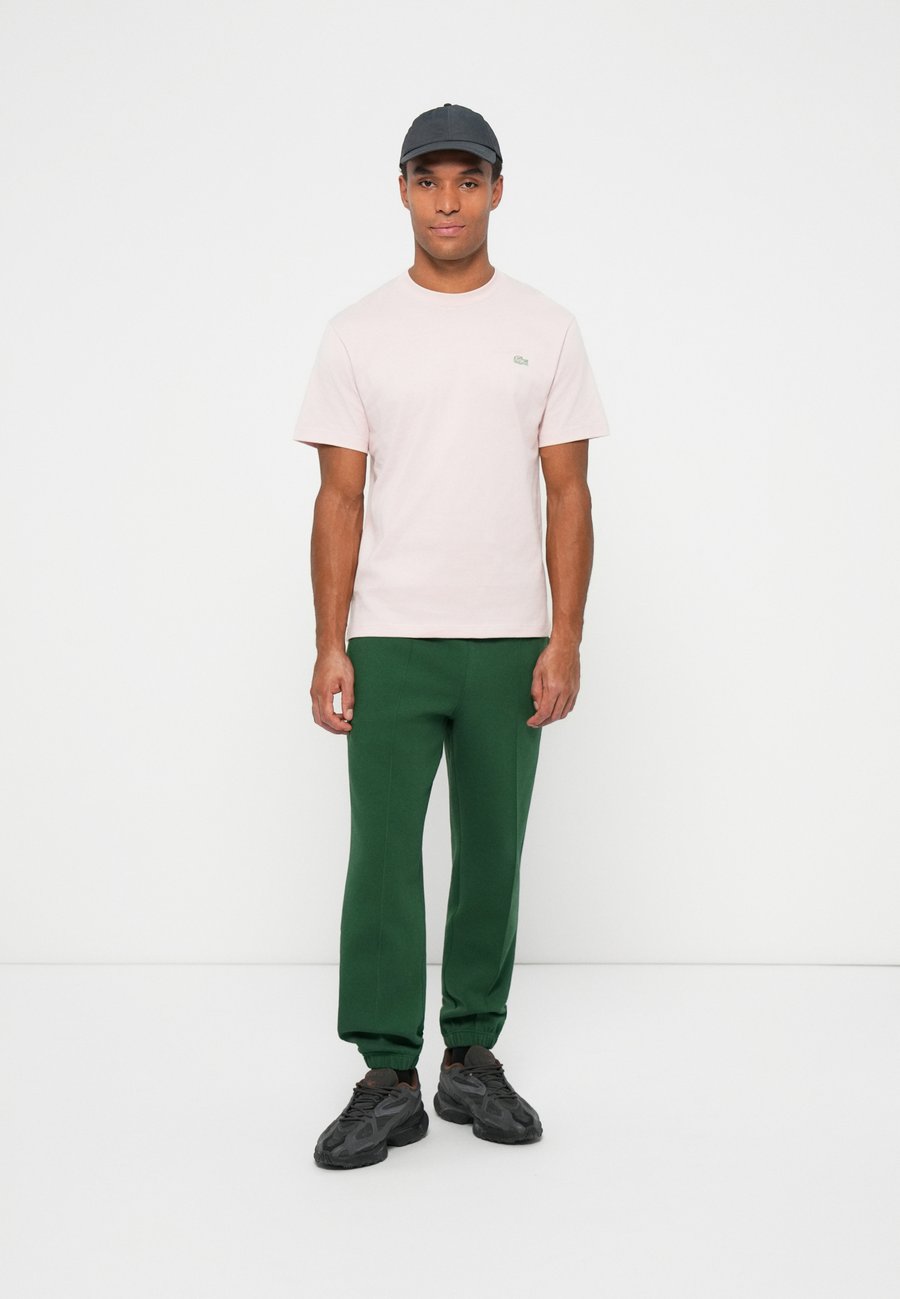 Футболка Lacoste Basic T-shirt, хлопковая, светло-розовая — фото 2