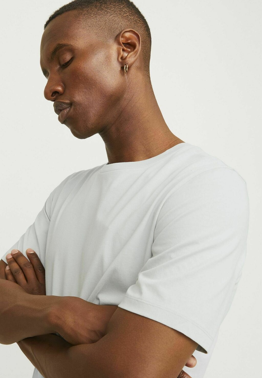

Базовая футболка TEE O-NECK NOOS Jack & Jones, серый