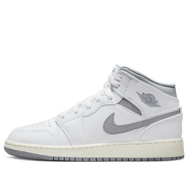 

Кроссовки 1 средние Air Jordan, белый