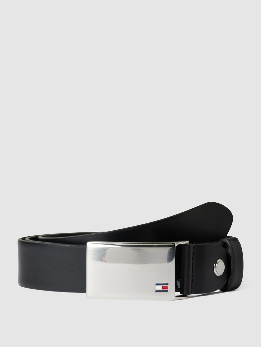 

Кожаный ремень с пряжкой Tommy Hilfiger, черный