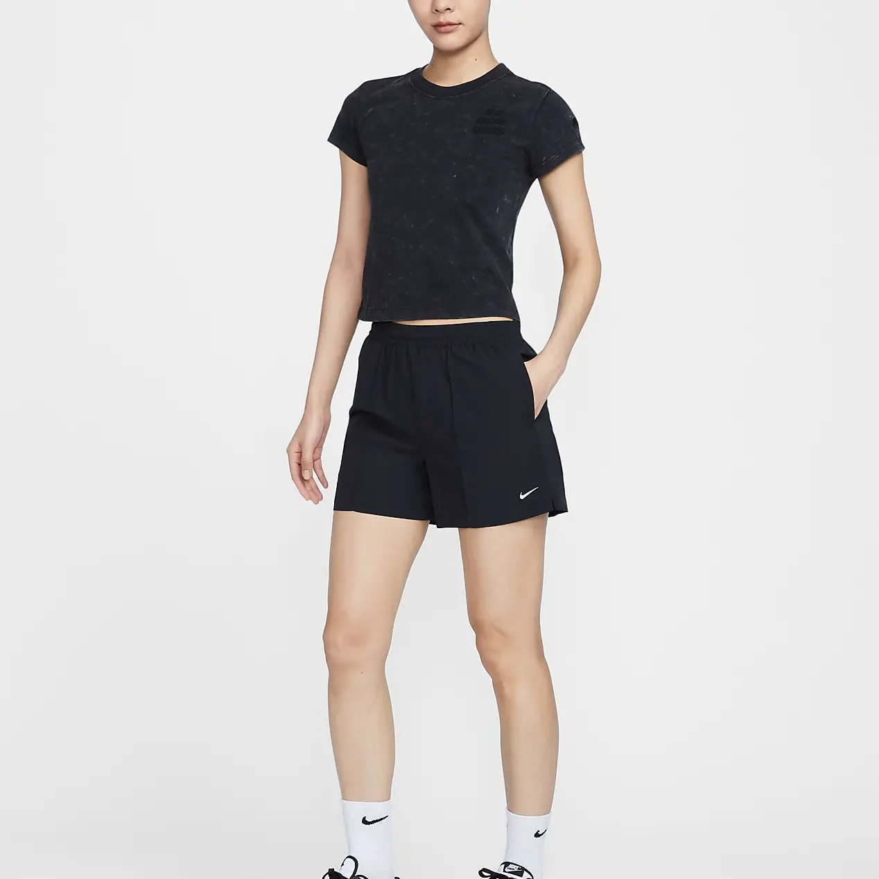 Спортивная футболка женская черная Nike — фото 3