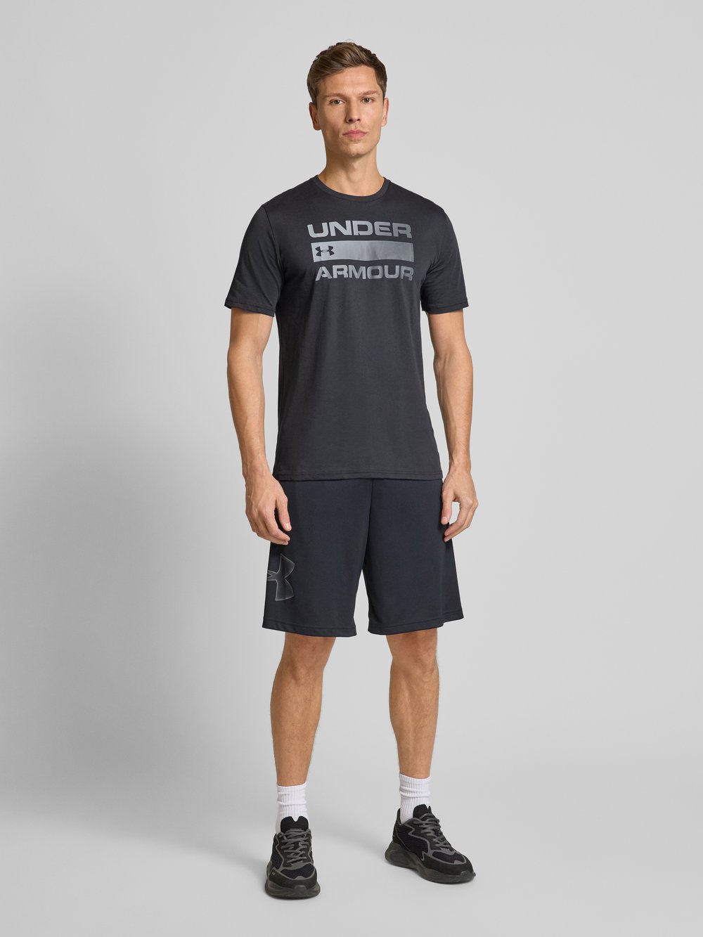 

Футболка с этикеткой, модель «TEAM ISSUE» Under Armour, черный