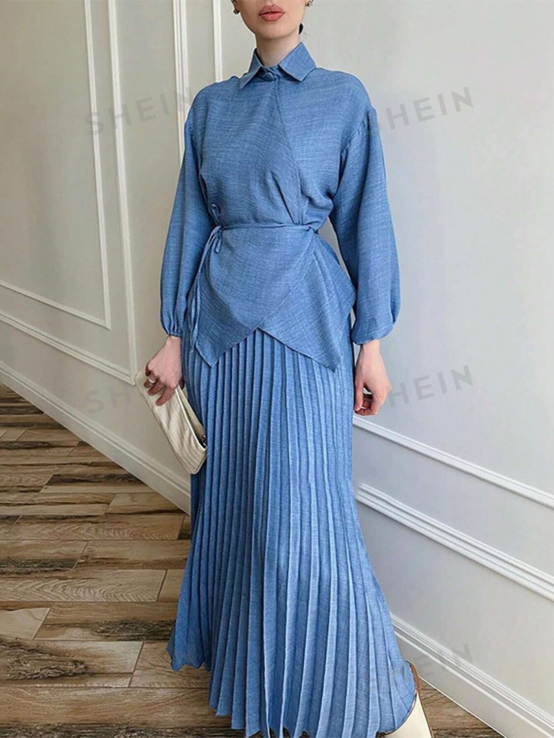 

Frenchy Casual Set: Рубашка с вышивкой и плиссированная юбка Shein, синий