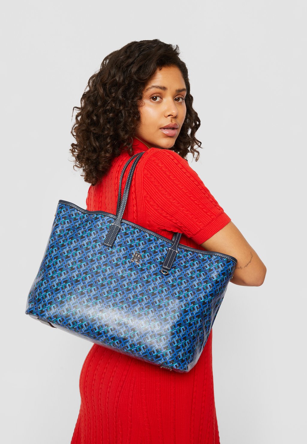 

Сумка MONOPLAY TOTE Tommy Hilfiger, цвет space blue