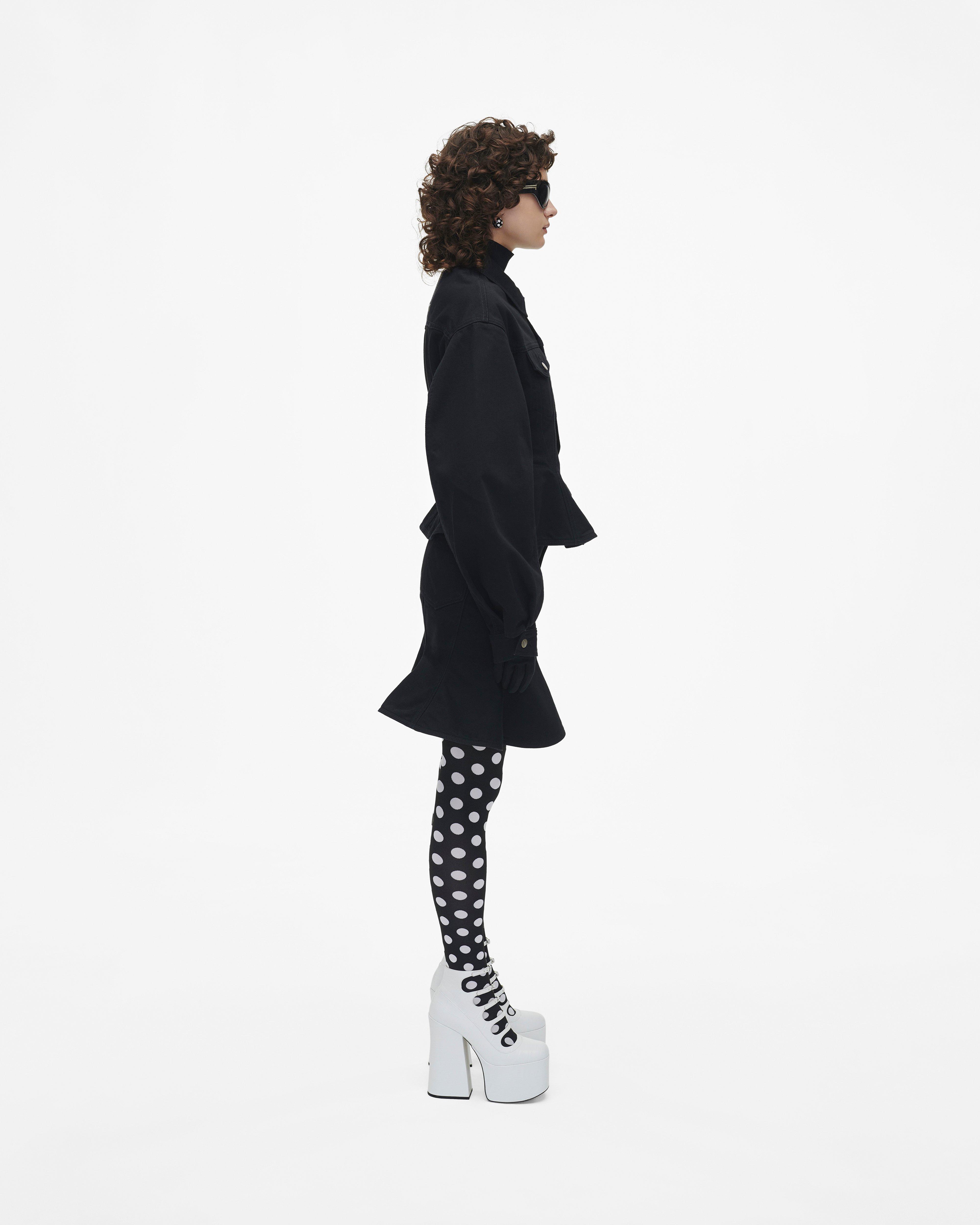 Ботильоны Kiki с тиснением под крокодила Marc Jacobs, цвет Cotton White — фото 4