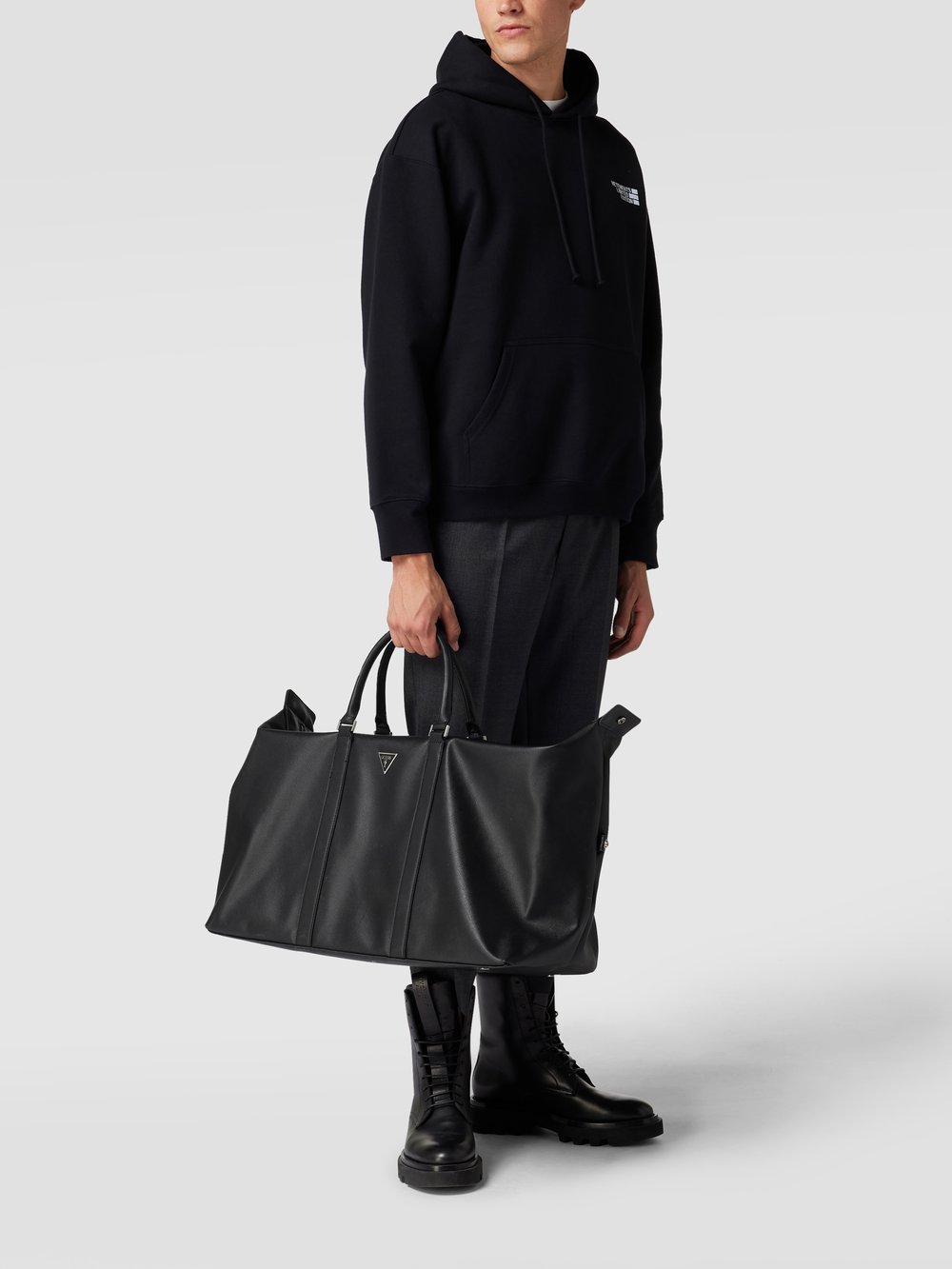 

Сумка Weekender с этикеткой Guess, черный