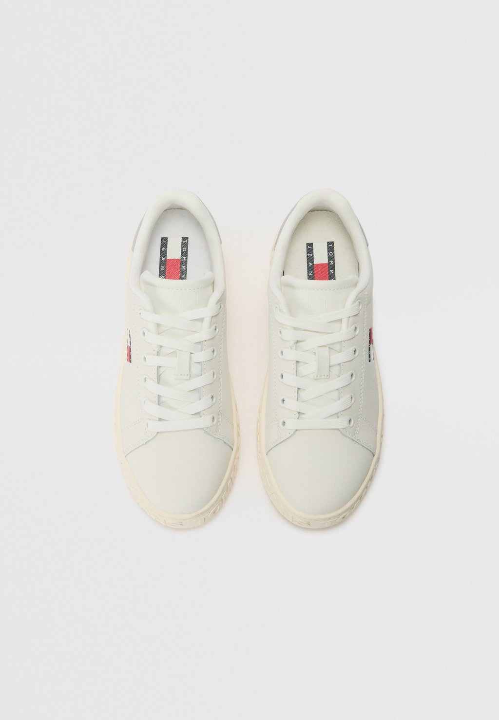 Низкие кеды LOGO OUTSOLE SNEAKER Tommy Jeans, кремовый — фото 4