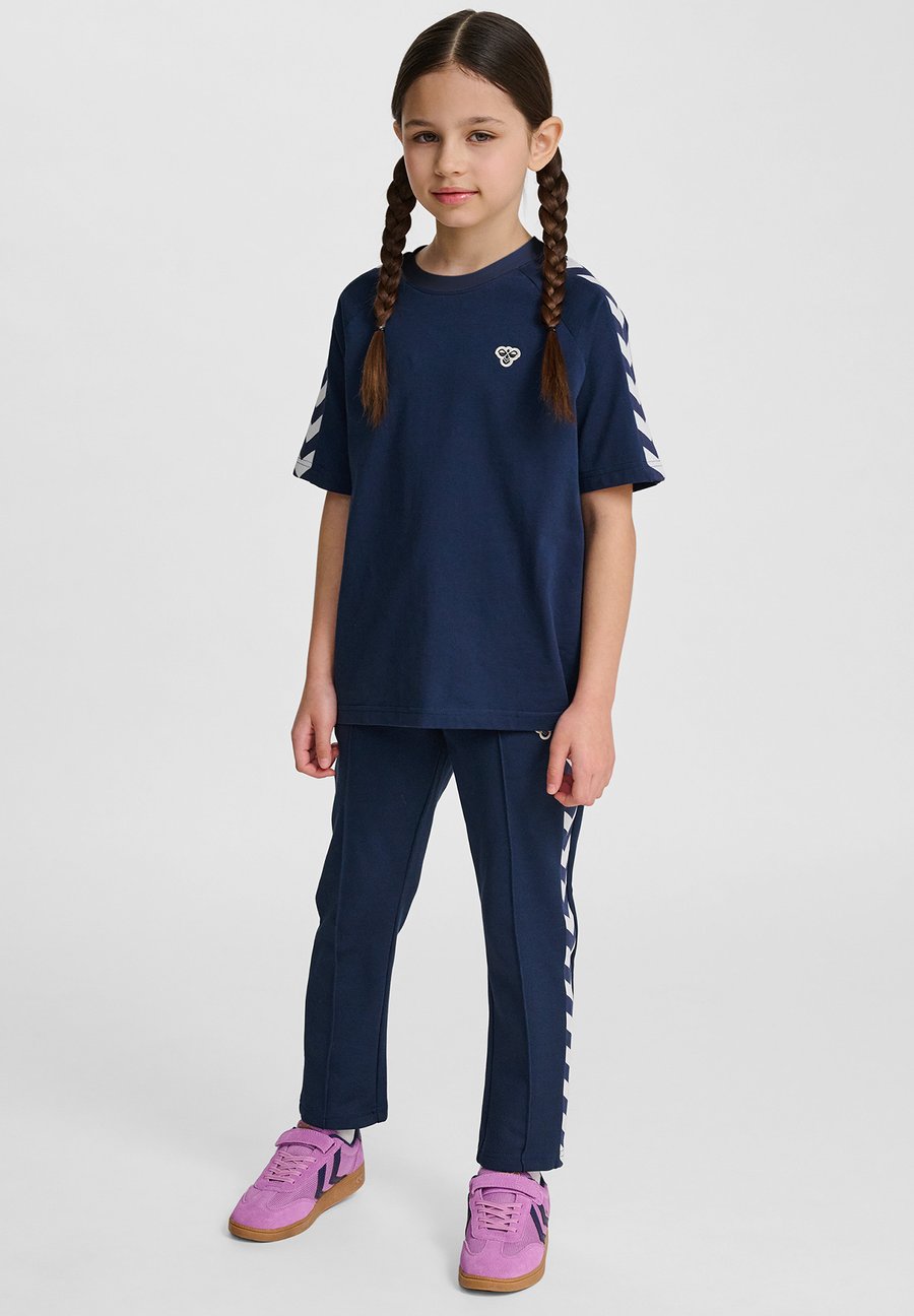 Футболка Hummel HMLJR ARCHIVE LOOSE , Dress Blues/Blue — фото 2