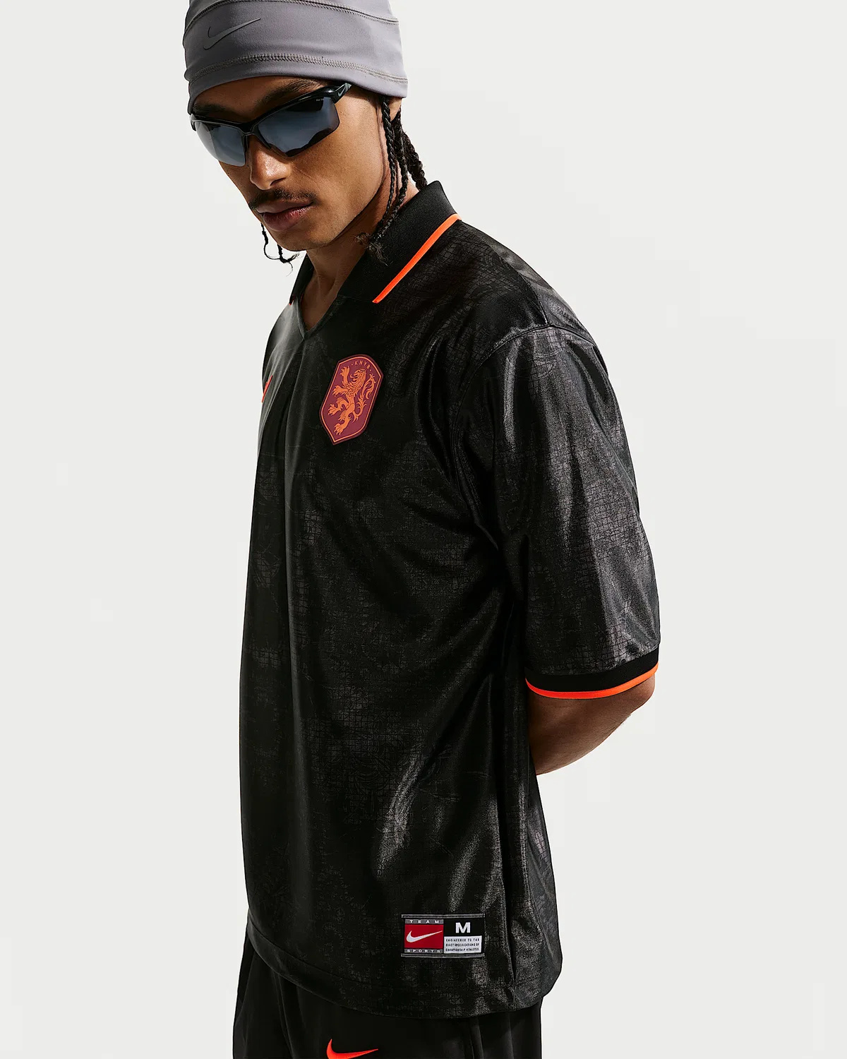 Мужская футболка Nike Dri-FIT с коротким рукавом Netherlands Energy, Black/Hyper Crimson/Hyper Crimson — фото 3