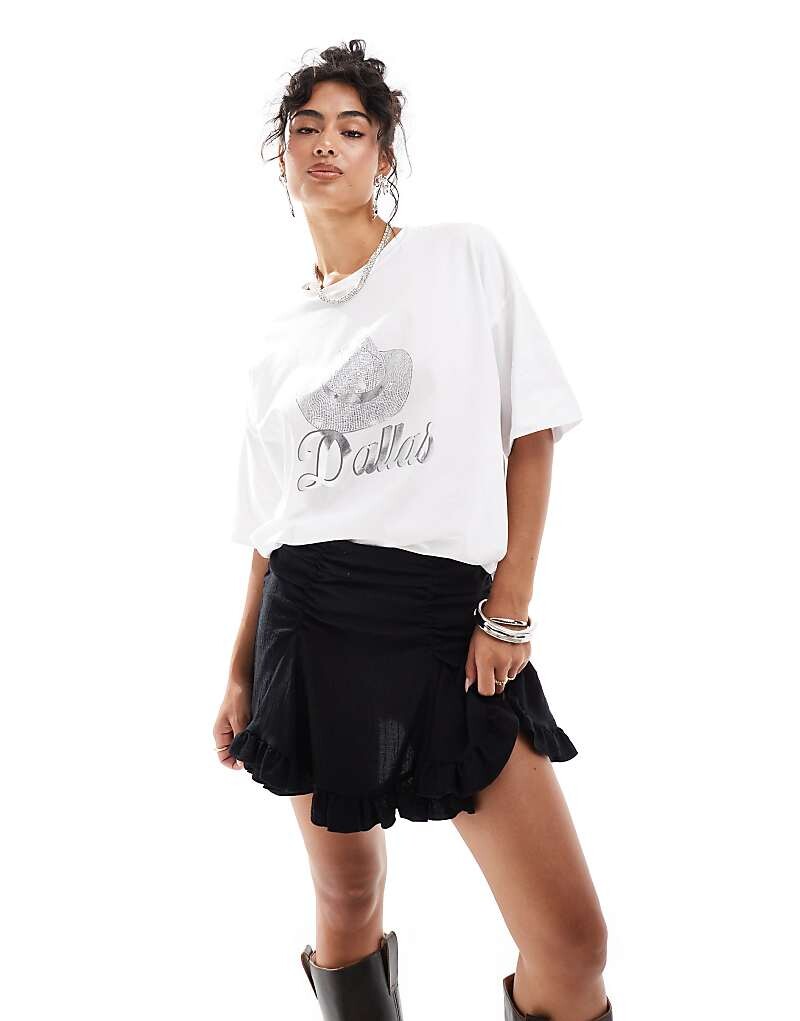 

Футболка оверсайз цвета слоновой кости с надписью «Даллас» ASOS DESIGN