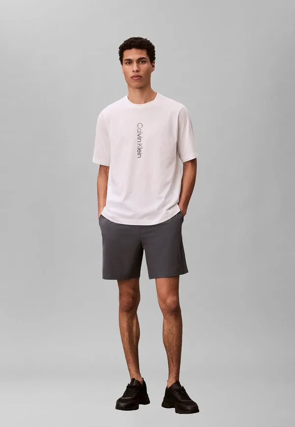 Футболка с графическим принтом, иконка, спортивный принт. Calvin Klein, Classic White — фото 2