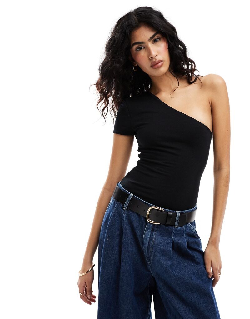

ASOS DESIGN – черное боди на одно плечо с короткими рукавами