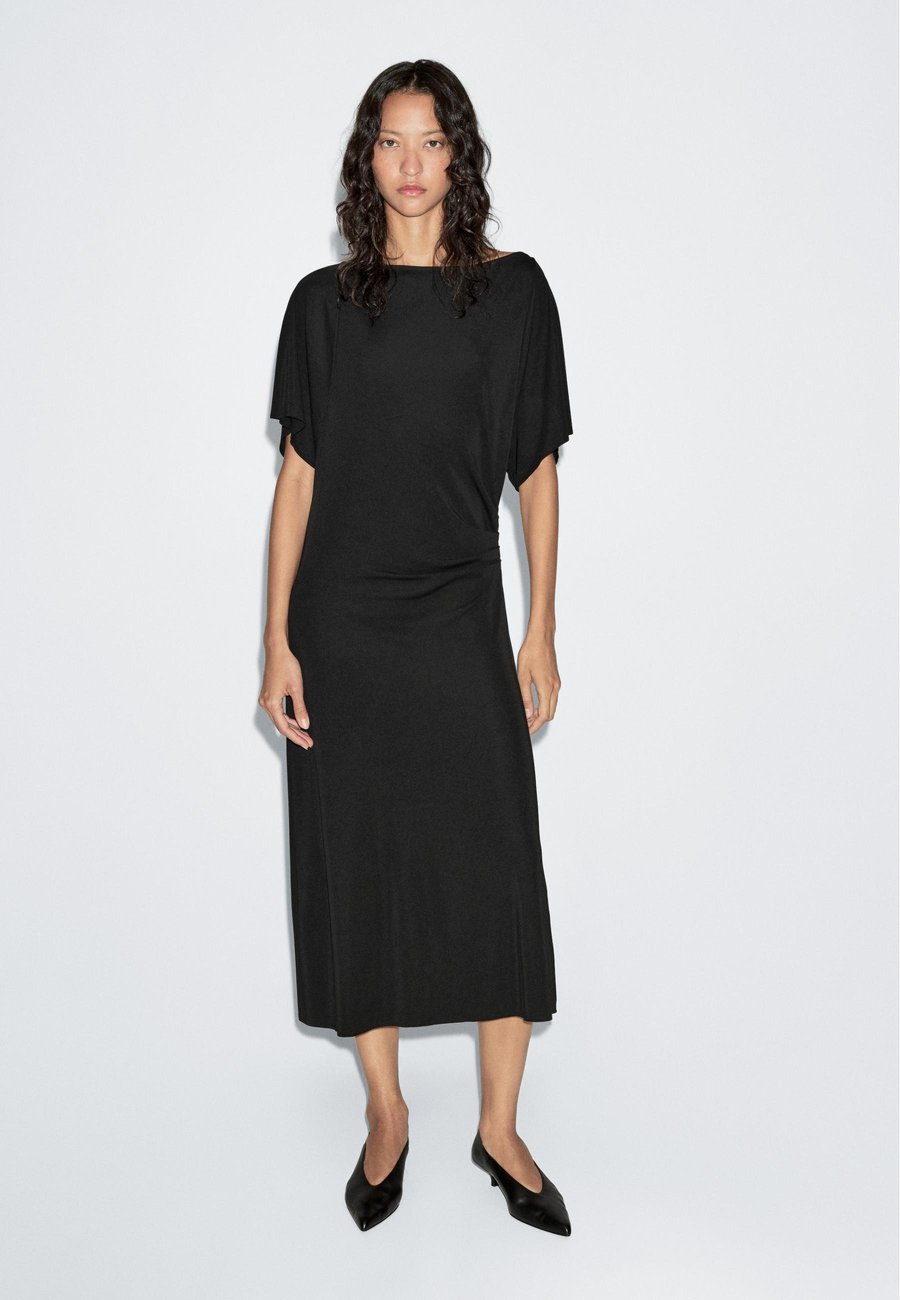 

Платье Massimo Dutti MIDI BOAT NECK WITH GATHERED DETAIL, Black