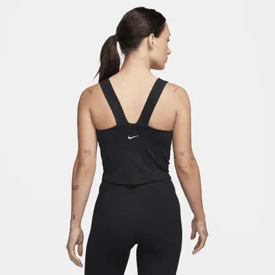 

Футболка Nike One Fitted, черный