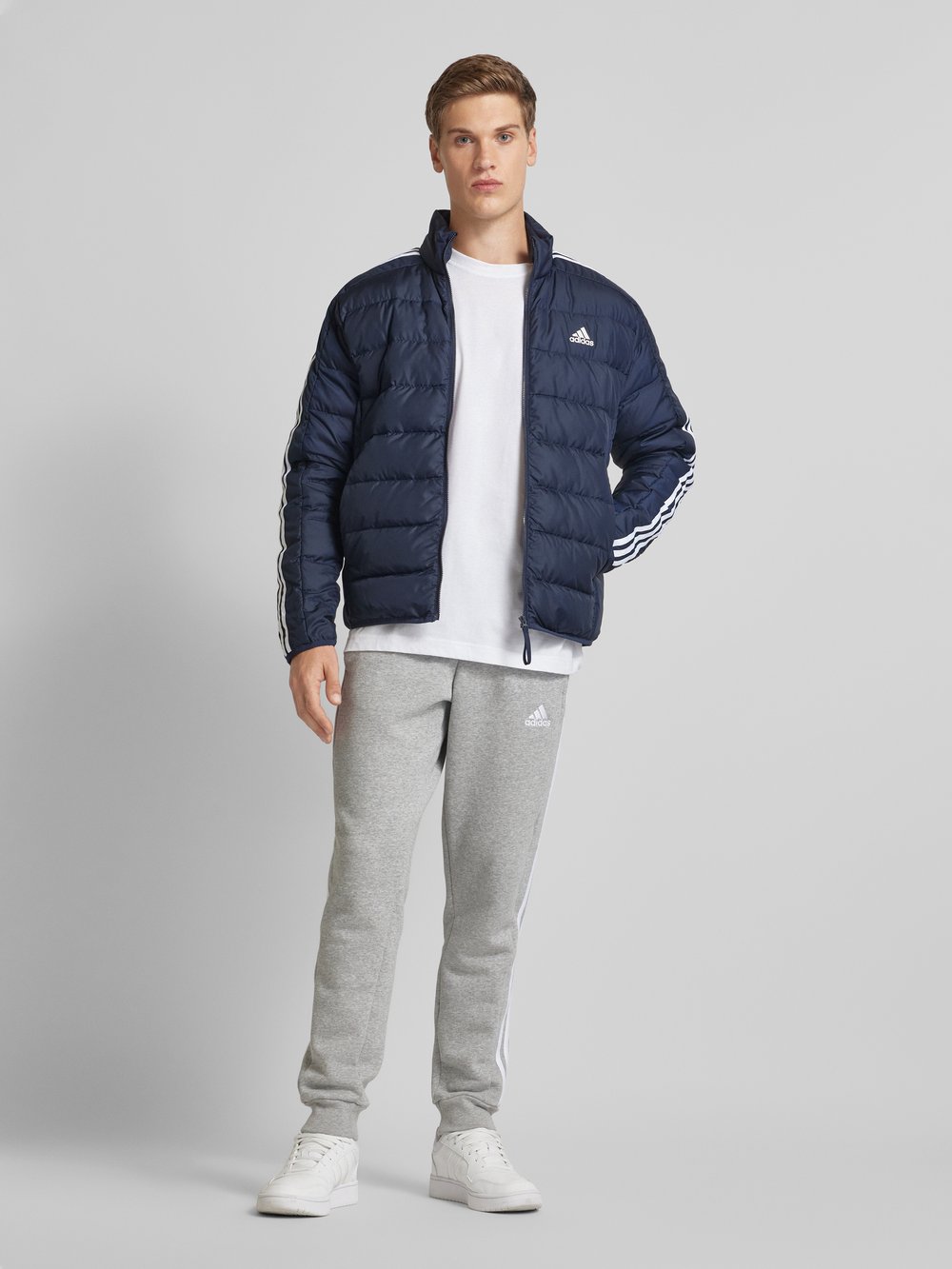 

Стеганая куртка с этикеткой ADIDAS SPORTSWEAR, темно-синий