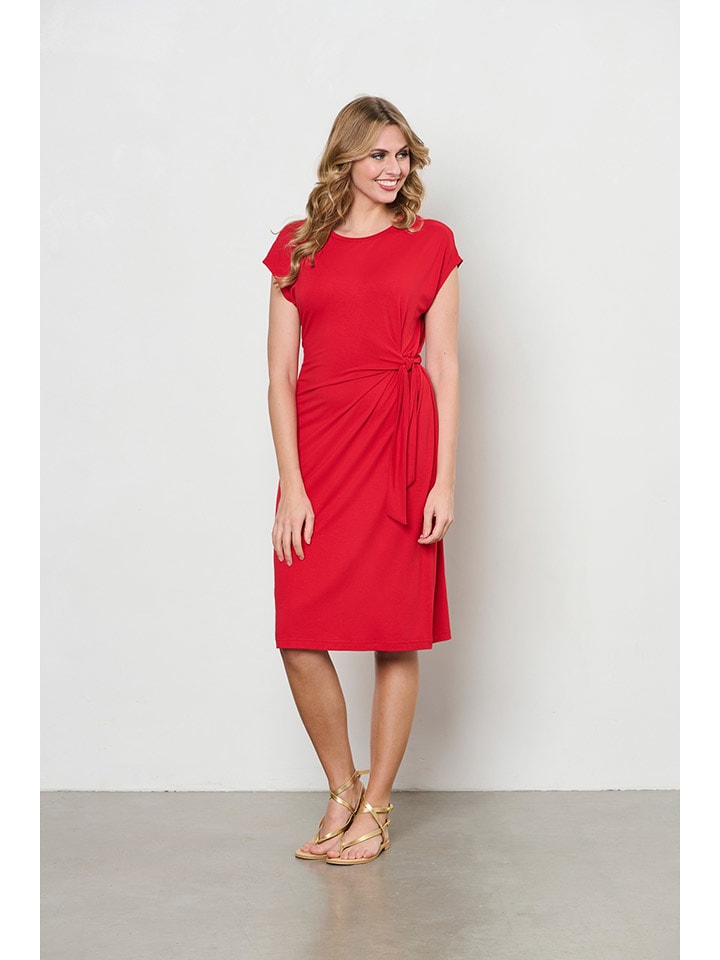 

Платье до колена &Co Woman, красный