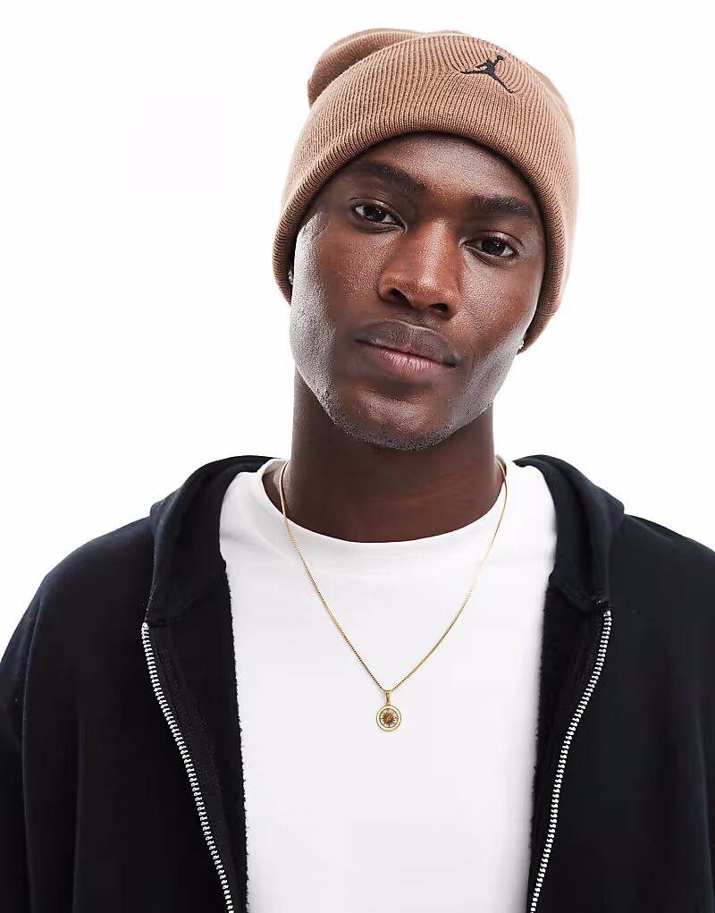 

Шапка Jordan Essential Peak Beanie коричневого цвета