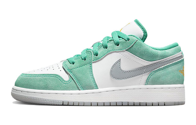 

Jordan 1 Low New Emerald (GS)