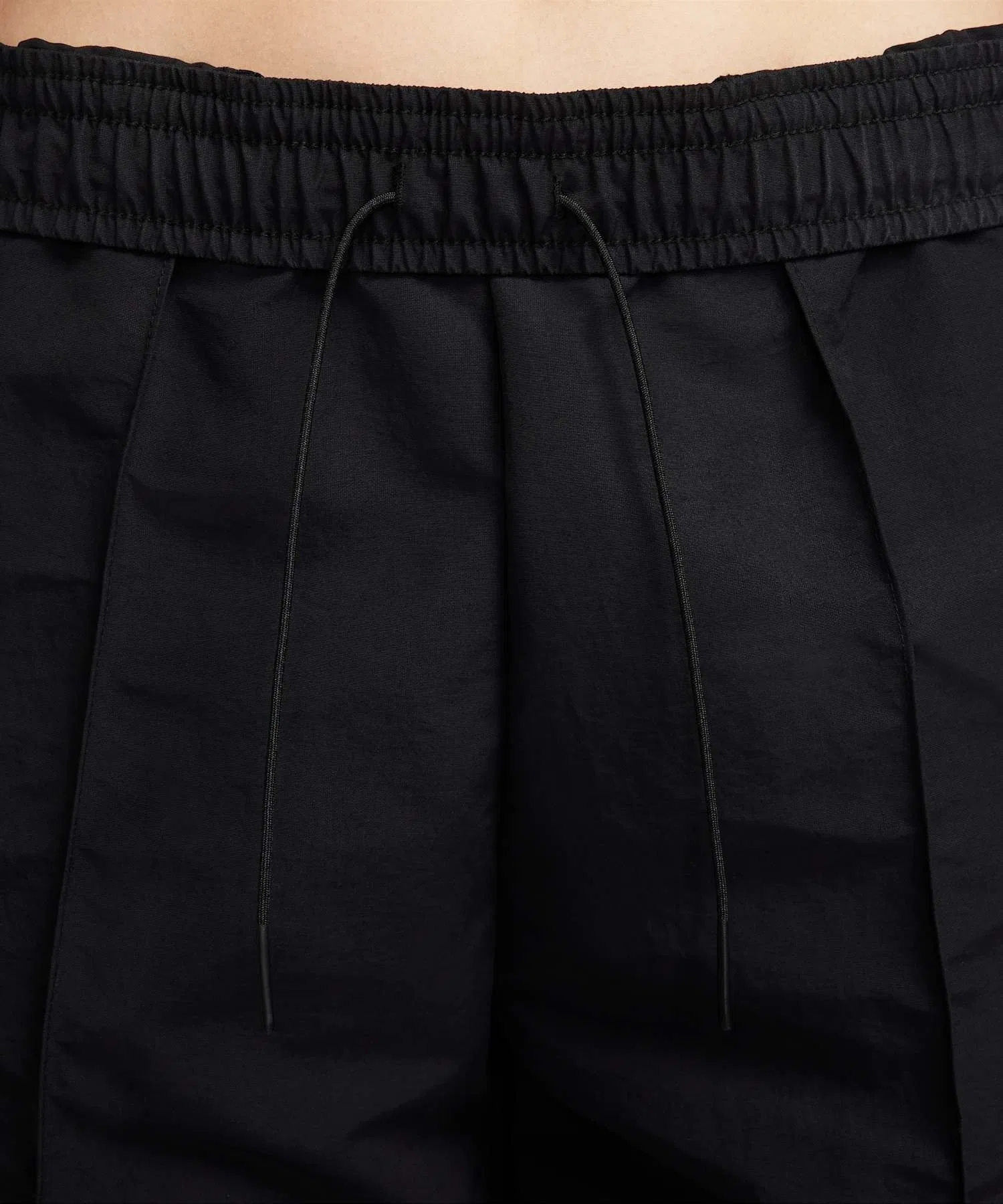 《В наличии комплект》 Женские брюки Nike Sportswear Everything Wovens со средней посадкой и открытым низом, модель FQ3589-010, черные — фото 4