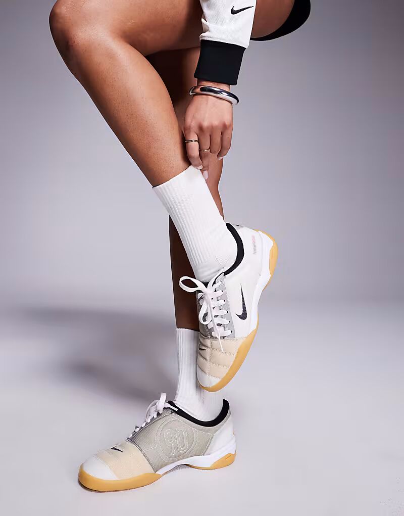 Кроссовки Nike T90 белого и черного цвета — фото 3
