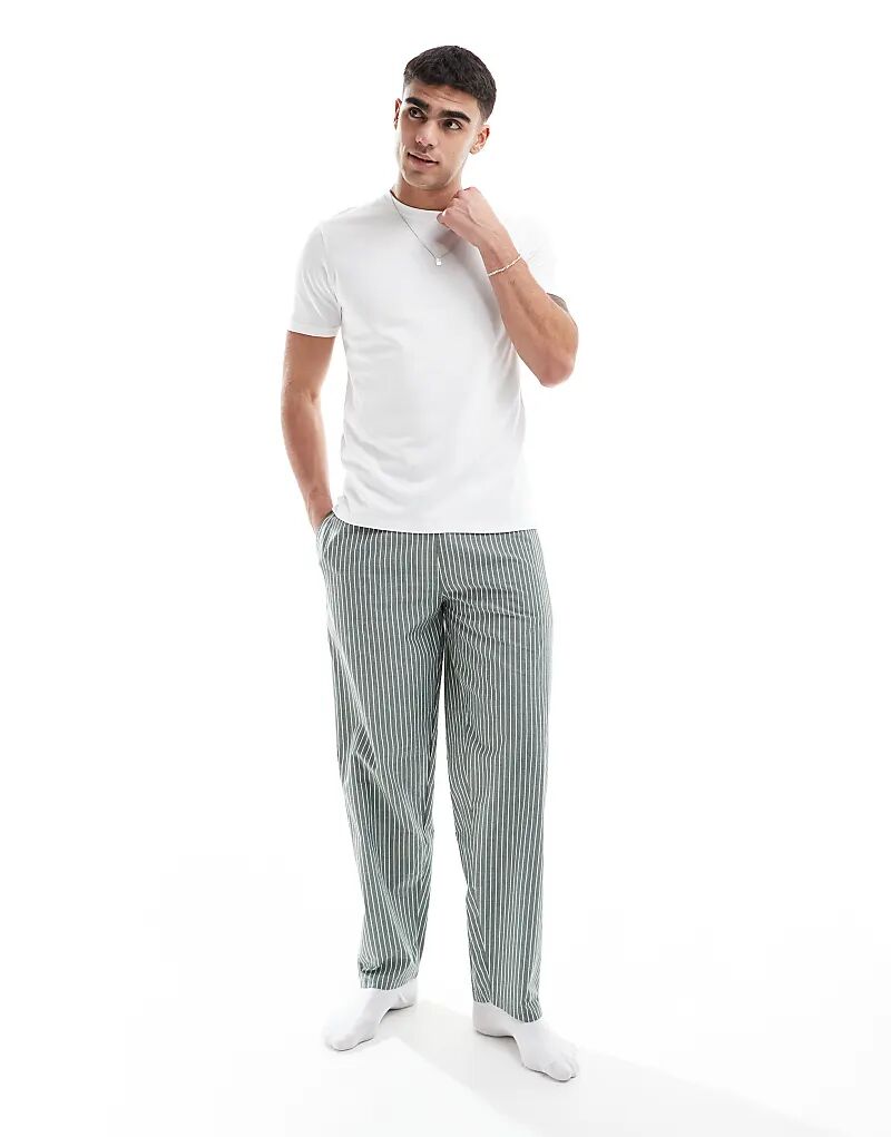 

Комплект из пижамы и футболки в полоску New Look цвета хаки