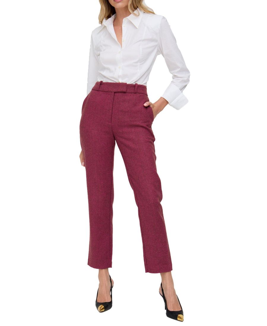 

Женские зауженные брюки Pandora с принтом елочка Lily and Lionel London, Pink