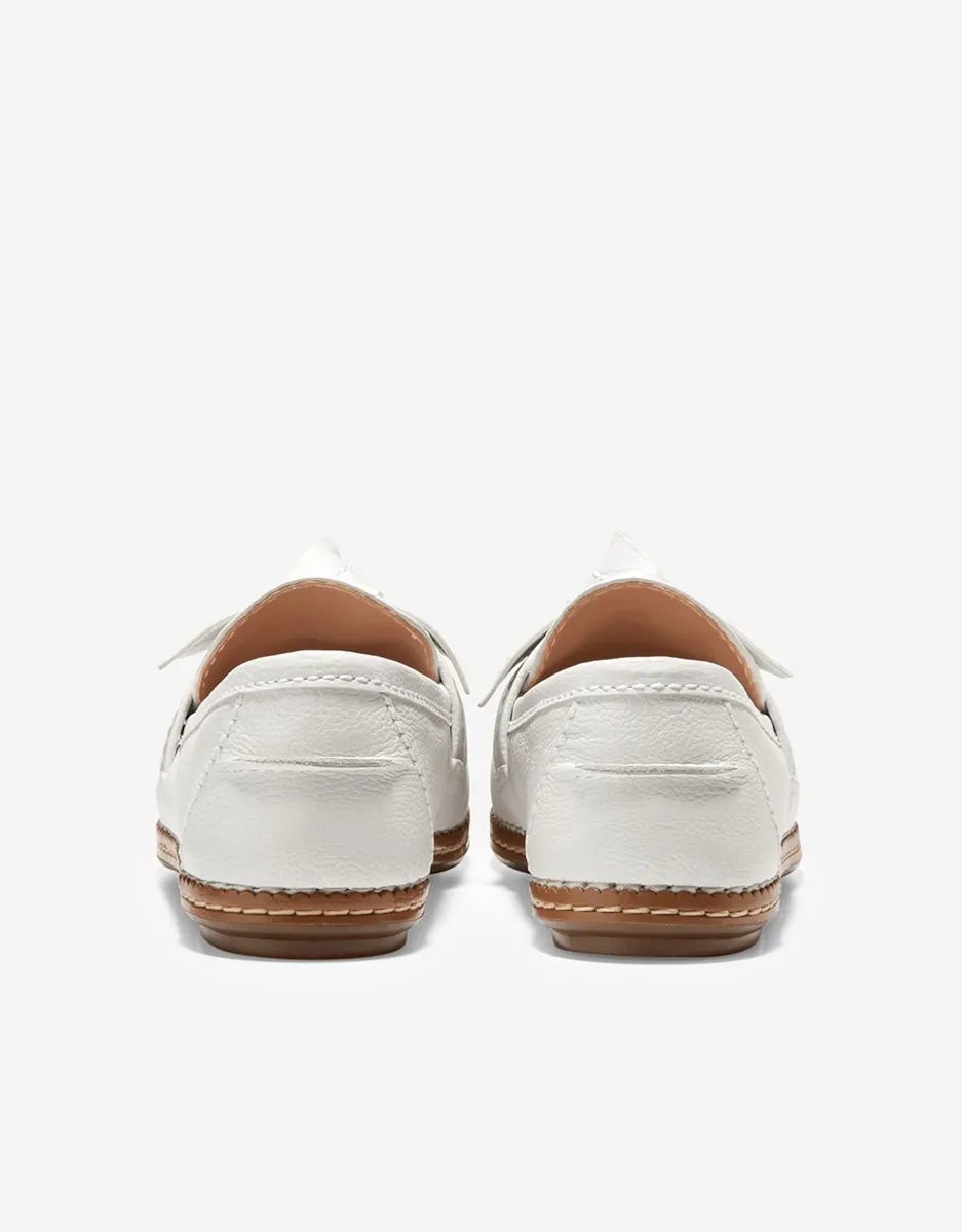Женские кожаные мокасины с декоративным бантом Cole Haan, белый — фото 2