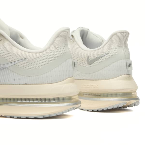 Кроссовки Nike Pegasus Premium Nike Running, platinum tint & reflect серебро — фото 3