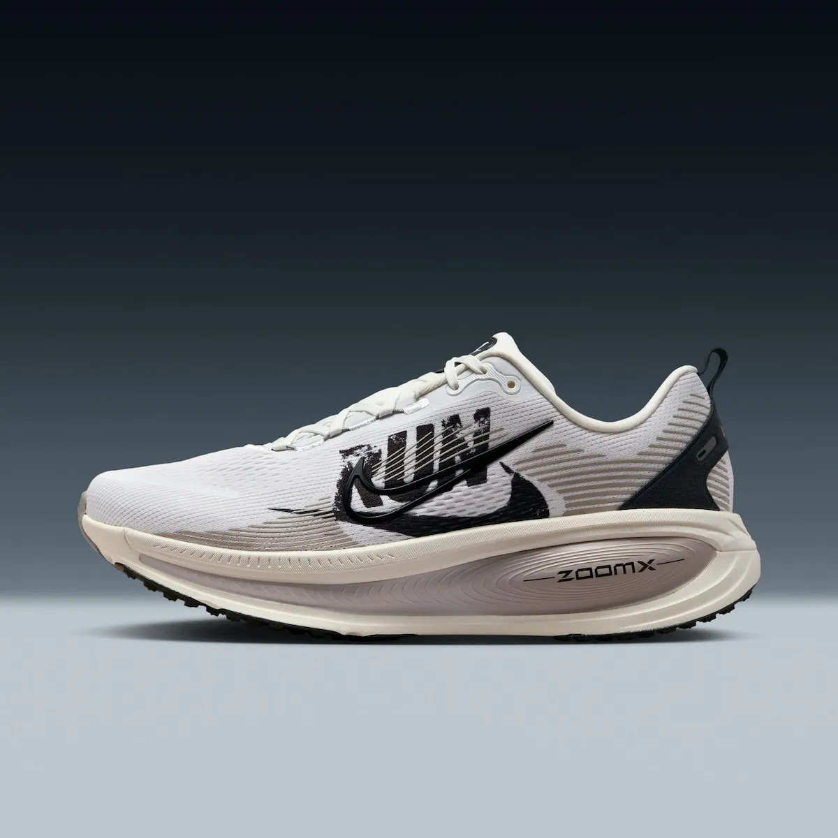 Мужские кроссовки для бега NIKE VOMERO 18 RUN Nike, белый — фото 3
