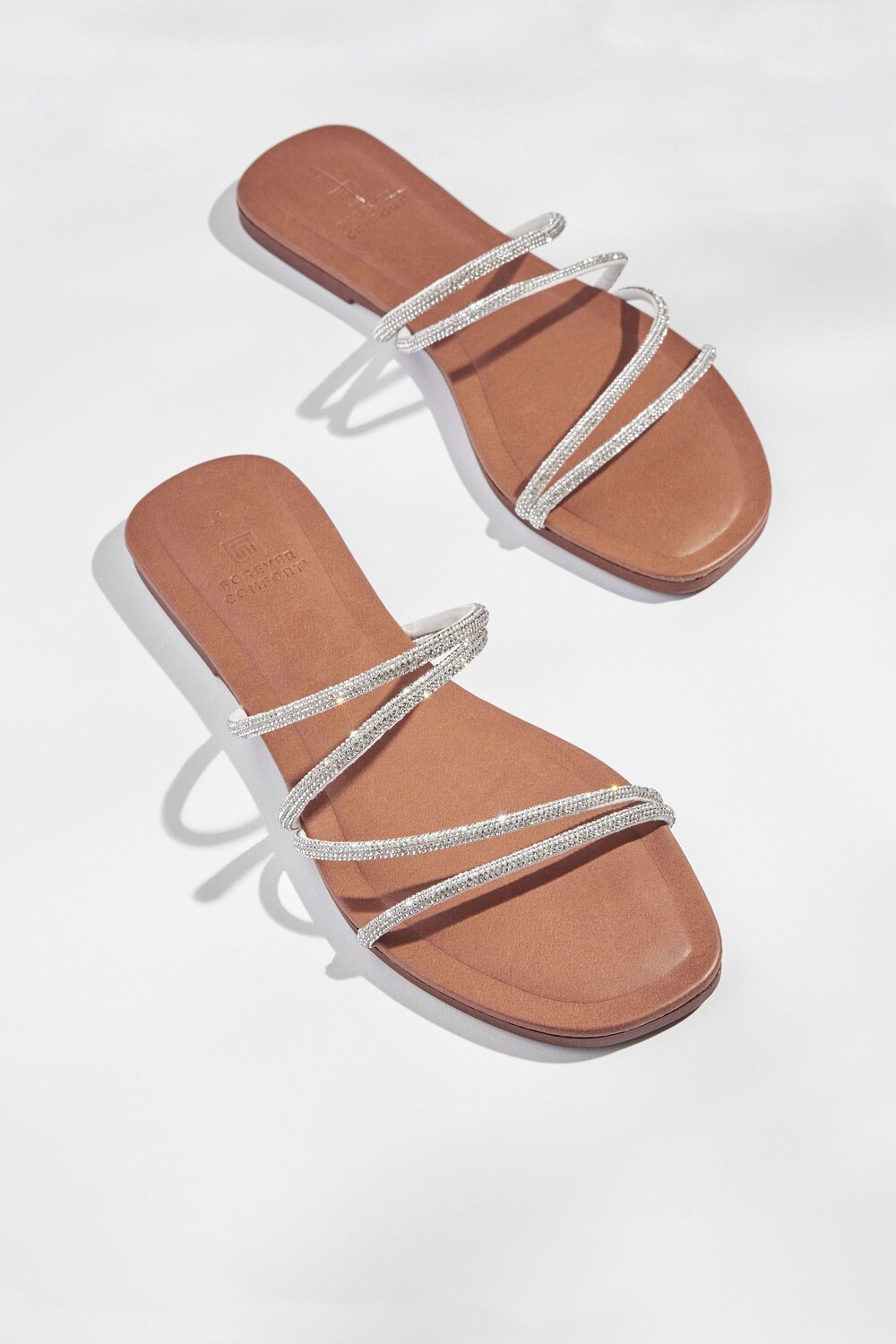 Босоножки Forever Comfort с асимметричными ремешками и декором Next, серебряный