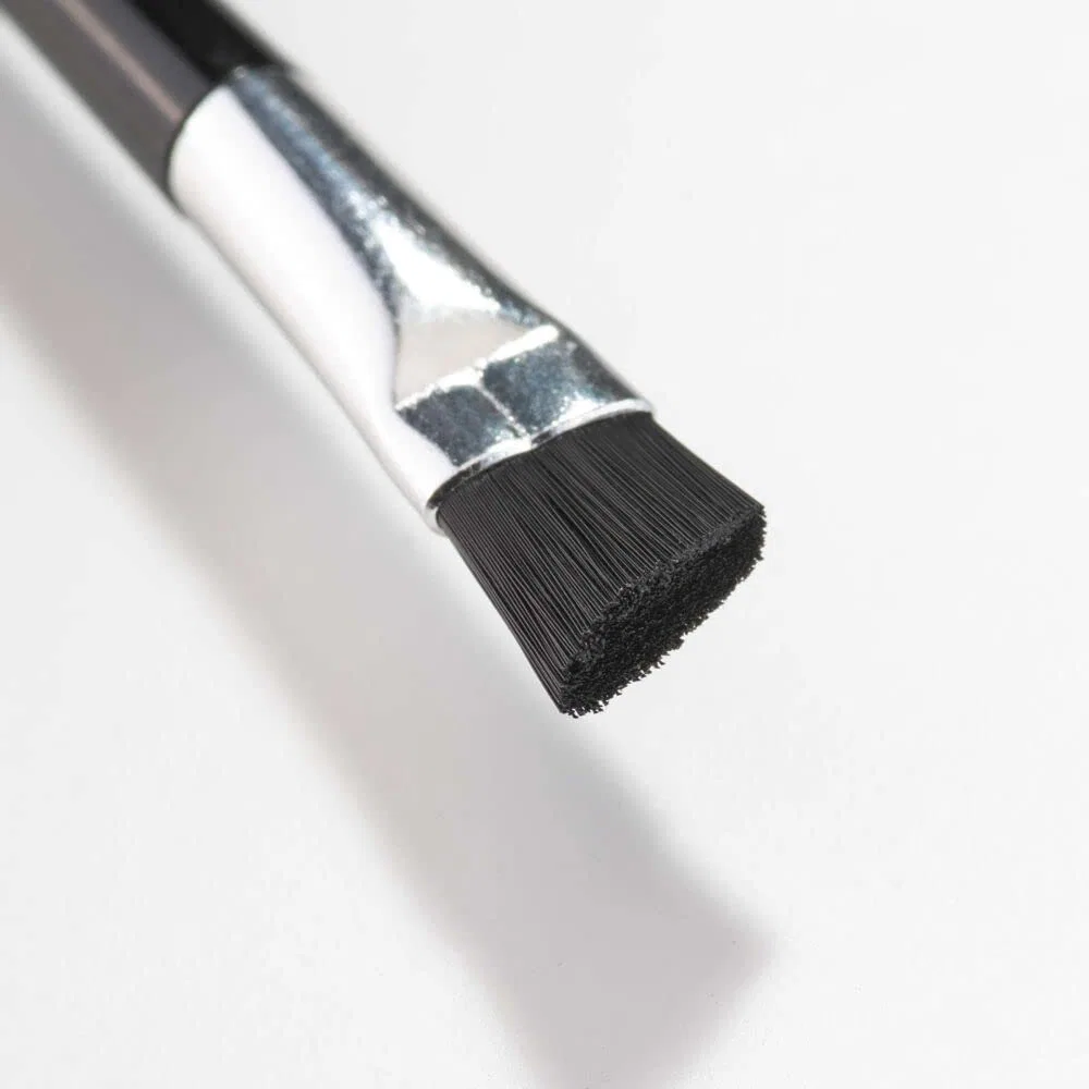 Скошенная кисть для бровей Mini Applicators от Artdeco Artdeco, 28201 — фото 2