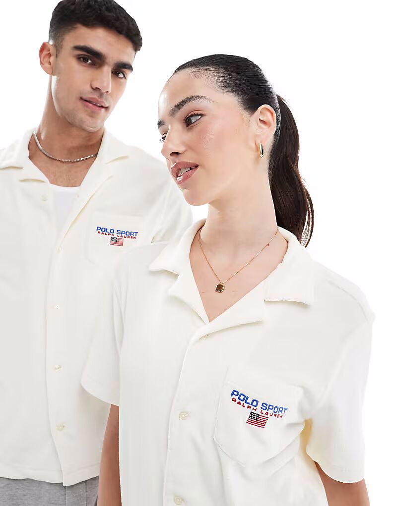 

Polo Ralph Lauren Sport capsule с маленьким карманом с логотипом, легкая рубашка из хлопчатобумажной махровой ткани с короткими рукавами кремового цвета