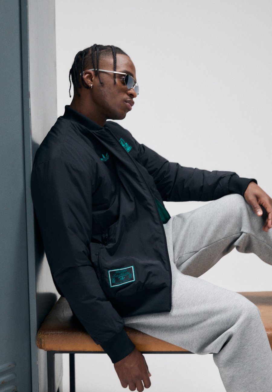 

Куртка Adidas Originals LIVERPOOL FC ICON JACKET, Black/Sea Green/Black